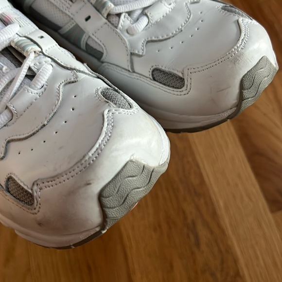 VIONIC 23Walk White/Pink Orthotic Sneaker, Size 11 - Picture 3 of 8